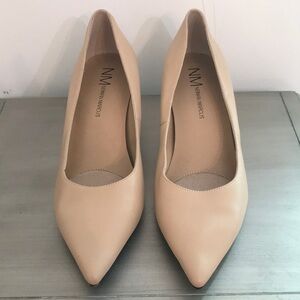 BRAND NEW Neiman Marcus heels - 7.5